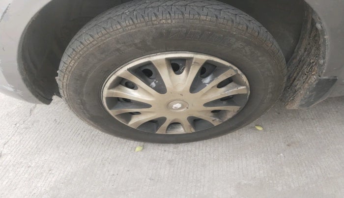 2013 Maruti Swift VXI, Petrol, Manual, 81,873 km, tyre