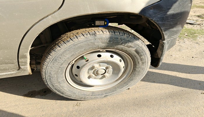 2010 Maruti Alto LXI, Petrol, Manual, 90,901 km, tyre