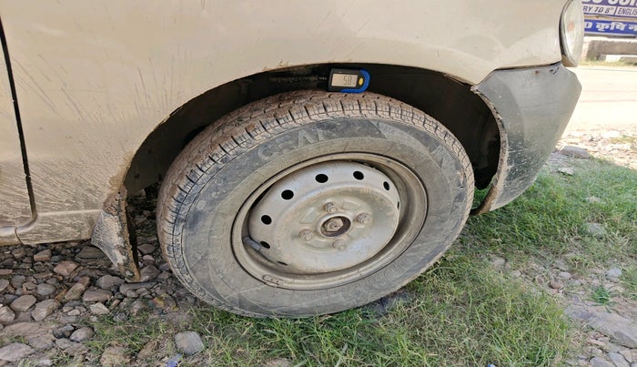 2010 Maruti Alto LXI, Petrol, Manual, 90,901 km, tyre