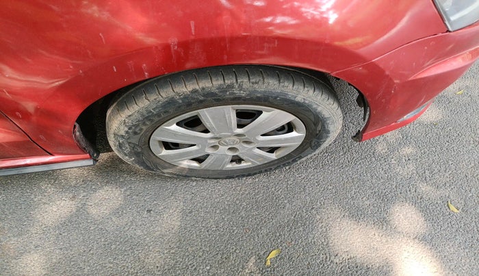 2019 Volkswagen Polo TRENDLINE 1.0L, Petrol, Manual, 35,993 km, tyre