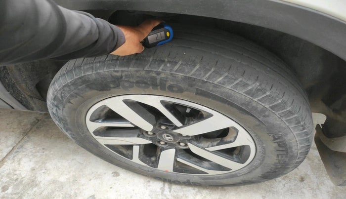 2022 Tata Harrier XZA PLUS 2.0L, Diesel, Automatic, 61,545 km, tyre