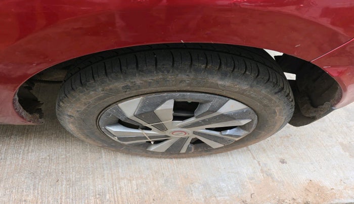 2019 Tata Tiago XZ PETROL, Petrol, Manual, 1,16,801 km, tyre