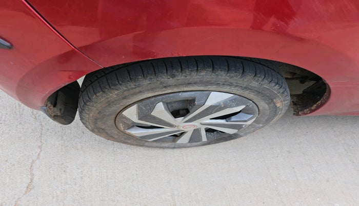 2019 Tata Tiago XZ PETROL, Petrol, Manual, 1,16,801 km, tyre