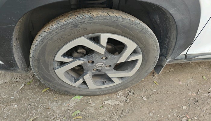 2021 Nissan MAGNITE XV PREMIUM TURBO CVT, Petrol, Automatic, 47,323 km, tyre