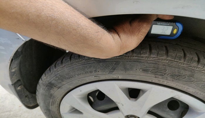 2014 Hyundai Grand i10 SPORTZ 1.2 KAPPA VTVT, Petrol, Manual, 37,360 km, tyre