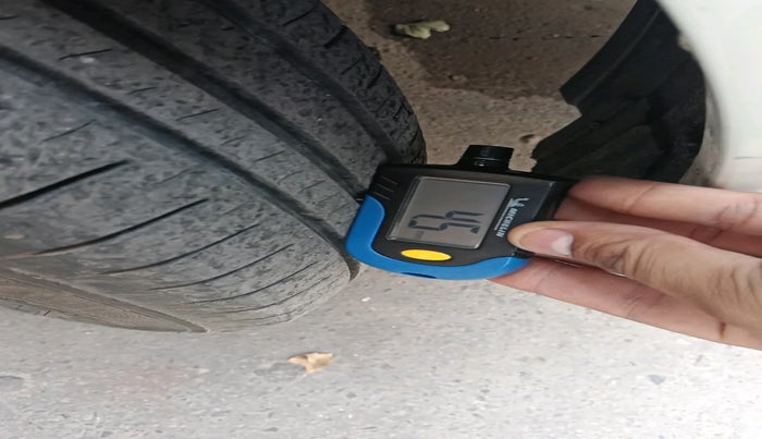 2011 Hyundai i10 SPORTZ 1.2 AT, Petrol, Automatic, 89,974 km, tyre