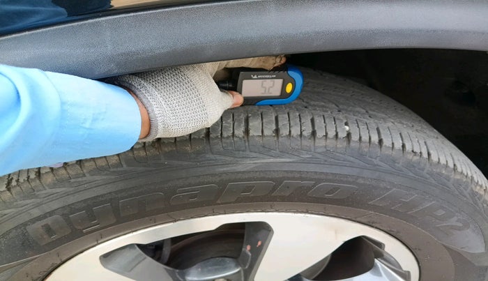 2022 Mahindra ALTURAS G4 2WD AT, Diesel, Automatic, 15,437 km, tyre