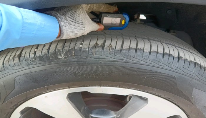 2022 Mahindra ALTURAS G4 2WD AT, Diesel, Automatic, 15,437 km, tyre