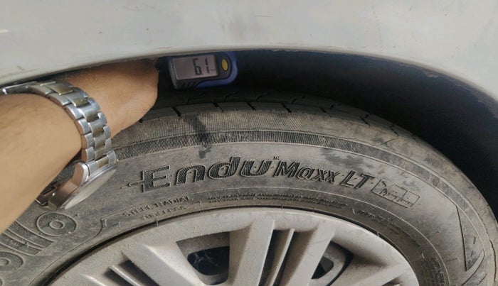 2010 Hyundai Santro Xing GLS, Petrol, Manual, 87,182 km, tyre