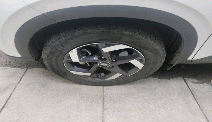 2022 Hyundai VENUE SX PLUS 1.0 TURBO DCT, Petrol, Automatic, 46,888 km, tyre