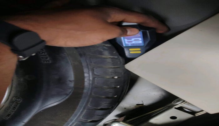 2019 Maruti Dzire VXI, Petrol, Manual, 1,56,309 km, tyre