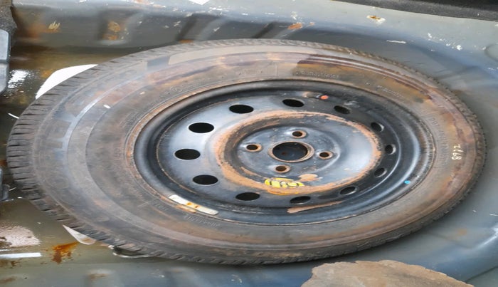 2017 Maruti Dzire ZXI, Petrol, Manual, 86,954 km, tyre