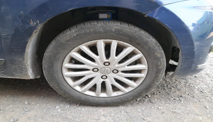 2017 Maruti Dzire ZXI, Petrol, Manual, 86,954 km, tyre