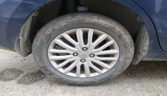 2017 Maruti Dzire ZXI, Petrol, Manual, 86,954 km, tyre