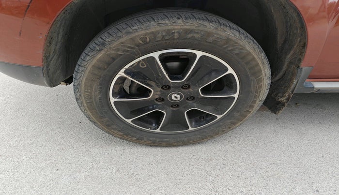 2017 Renault Duster 110 PS RXZ 4X2 AMT DIESEL, Diesel, Automatic, 1,00,004 km, tyre