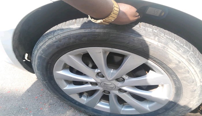2015 Maruti Ertiga ZDI, Diesel, Manual, 1,97,405 km, tyre