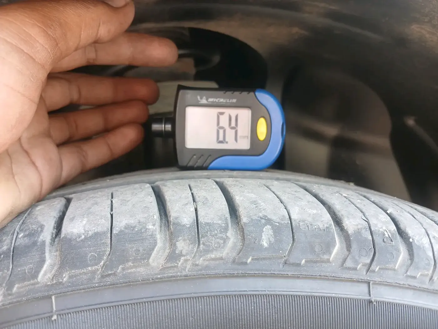 2020 Tata NEXON XZA PLUS PETROL, Petrol, Automatic, 87,233 km, tyre
