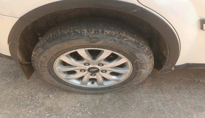 2016 Mahindra XUV500 W8, Diesel, Manual, 1,17,853 km, tyre