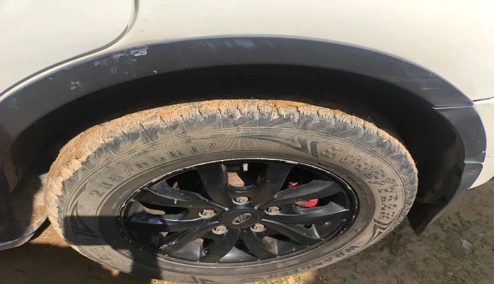 2016 Mahindra XUV500 W10, Diesel, Manual, 97,428 km, tyre