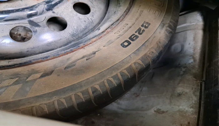 2013 Maruti Wagon R Stingray VXI, Petrol, Manual, 98,704 km, tyre