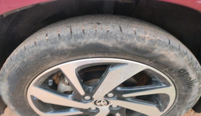 2022 Toyota Glanza V AMT, Petrol, Automatic, 35,103 km, tyre