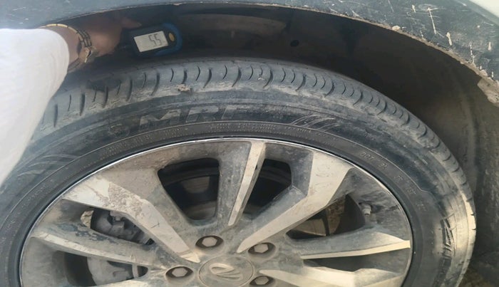 2021 Mahindra XUV300 W8 (O) 1.5 DIESEL, Diesel, Manual, 22,739 km, tyre