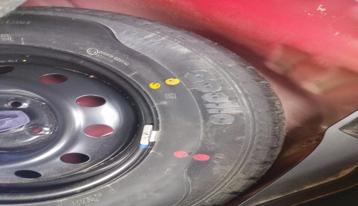 2022 Maruti Swift VXI AMT, Petrol, Automatic, 53,138 km, tyre