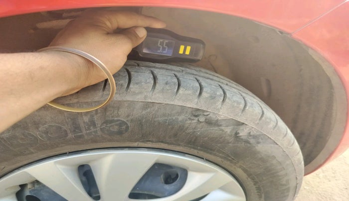 2022 Maruti Swift VXI AMT, Petrol, Automatic, 53,138 km, tyre