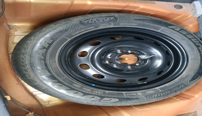 2017 Tata Tiago XZ PETROL, Petrol, Manual, 66,781 km, tyre