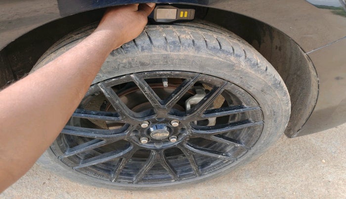 2017 Hyundai Verna 1.6 VTVT SX (O) AT, Petrol, Automatic, 47,223 km, tyre