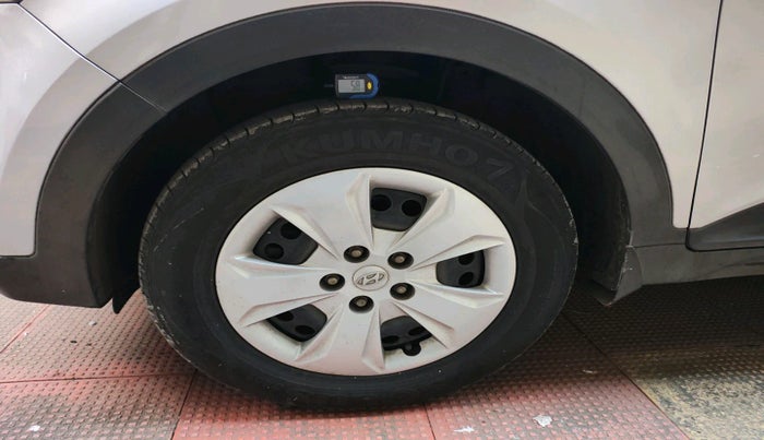 2017 Hyundai Creta E PLUS 1.6 PETROL, Petrol, Manual, 14,770 km, tyre