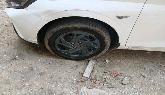 2023 Hyundai NEW I20 MAGNA 1.2 MT, Petrol, Manual, 23,270 km, tyre