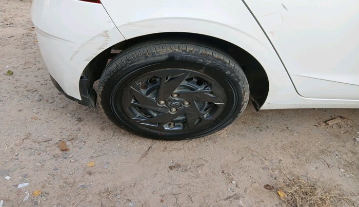 2023 Hyundai NEW I20 MAGNA 1.2 MT, Petrol, Manual, 23,270 km, tyre