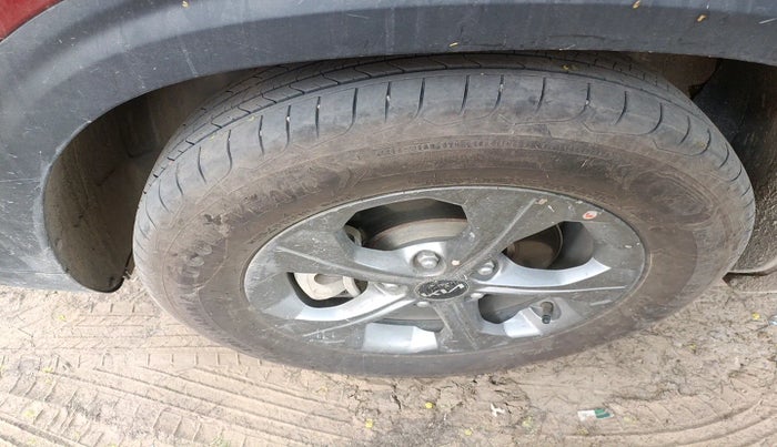 2025 KIA SELTOS HTX (O)1.5 Petrol MT, Petrol, Manual, 4,298 km, tyre