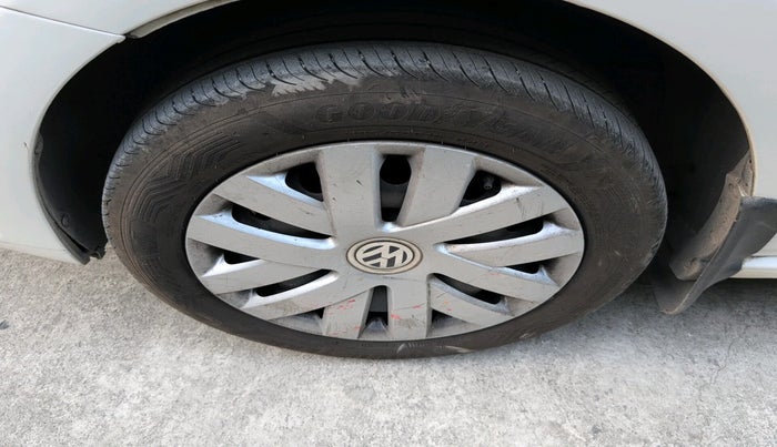 2018 Volkswagen Polo COMFORTLINE 1.0L MPI, Petrol, Manual, 64,033 km, tyre