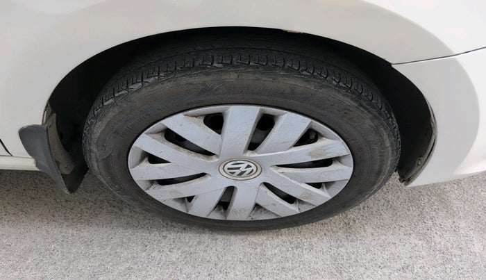 2018 Volkswagen Polo COMFORTLINE 1.0L MPI, Petrol, Manual, 64,033 km, tyre