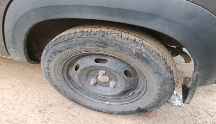 2017 Renault Kwid RXT 0.8, Petrol, Manual, 38,335 km, tyre