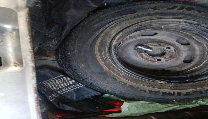 2017 Renault Kwid RXT 0.8, Petrol, Manual, 38,335 km, tyre