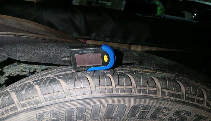 2011 Maruti Ritz VXI, Petrol, Manual, 82,495 km, tyre