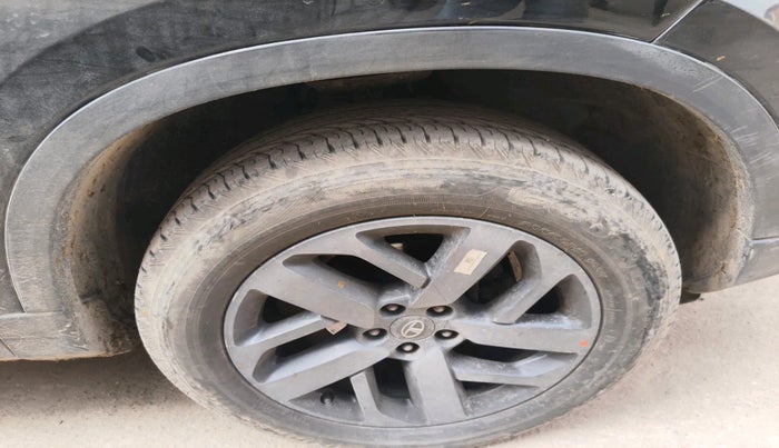 2022 Tata Harrier XZA PLUS 2.0L DARK EDITION, Diesel, Automatic, 28,210 km, tyre