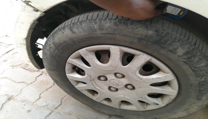 2011 Hyundai i20 MAGNA 1.2, Petrol, Manual, 1,02,040 km, tyre