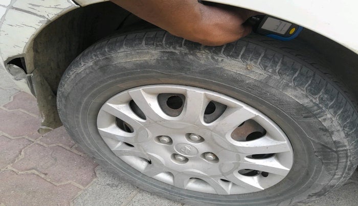 2011 Hyundai i20 MAGNA 1.2, Petrol, Manual, 1,02,040 km, tyre