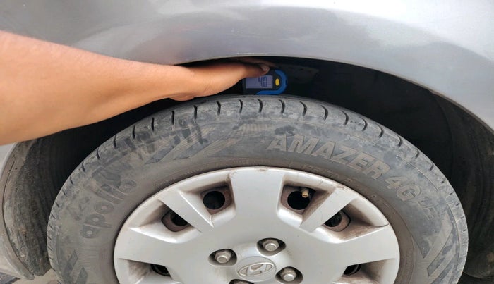 2013 Hyundai i20 MAGNA 1.2, Petrol, Manual, 1,04,408 km, tyre