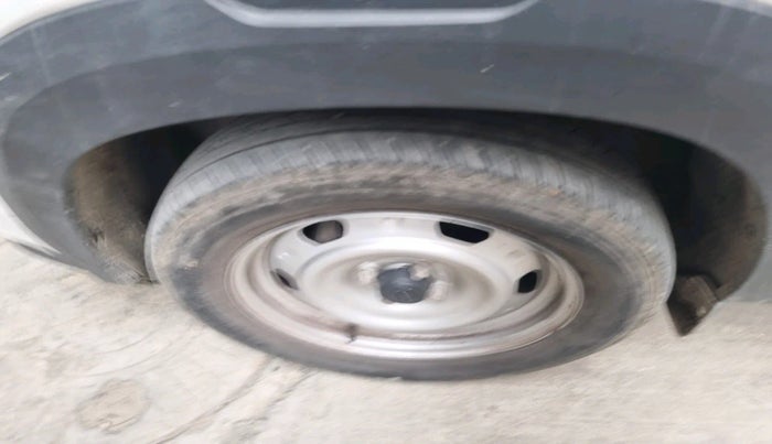 2023 Nissan MAGNITE XE, Petrol, Manual, 14,901 km, tyre