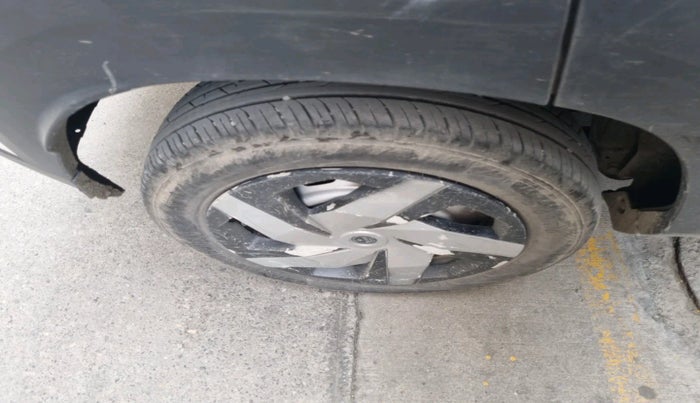 2023 Nissan MAGNITE XE, Petrol, Manual, 14,901 km, tyre