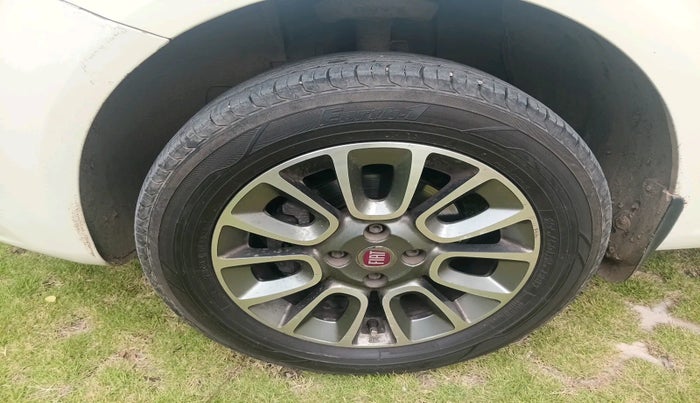 2015 Fiat Punto EVO EMOTION 1.3 MULTIJET, Diesel, Manual, 66,693 km, tyre