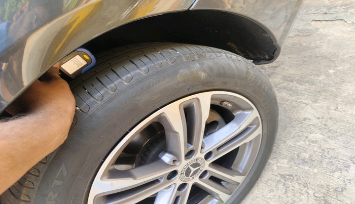 2022 Mercedes Benz E Class E 200 EXCLUSIVE, Petrol, Automatic, 31,387 km, tyre