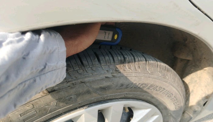 2018 Maruti Dzire VXI, Petrol, Manual, 97,137 km, tyre