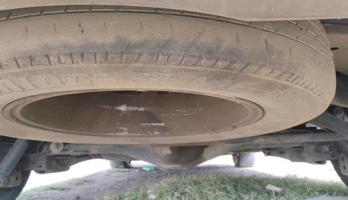 2016 Toyota Innova Crysta 2.4 GX 8 STR, Diesel, Manual, 1,26,318 km, tyre