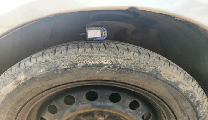 2010 Maruti SX4 VXI, Petrol, Manual, 1,26,148 km, tyre